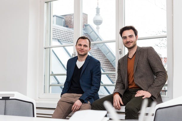 DIe Monoqi-Gründer Felix Schlegel und Simon Fabich. (Foto: Monoqi)