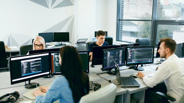 Diese Tools bieten intelligente Code-Vervollständigung per KI
