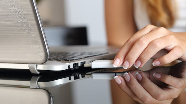 Mit Windows 10 müssen USB-Sticks nicht länger sicher entfernt werden