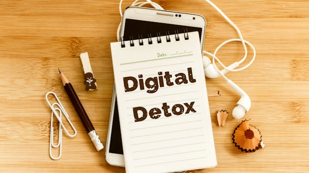Digital Detox: Warum wir uns die Fähigkeit erhalten sollten, Abwesenheit zu ertragen