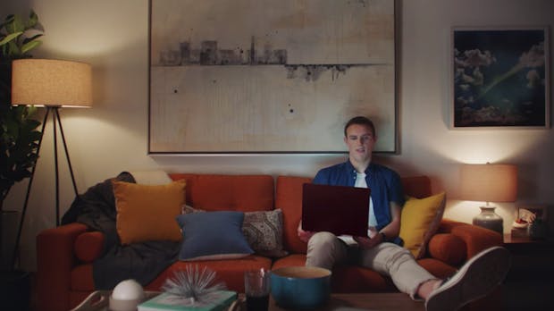 „Mac Book“ macht jetzt Werbung für Microsofts Surface Laptop