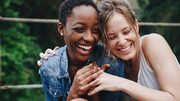 Freundschaften im Büro: Warum jeder von uns einen Office-BFF braucht