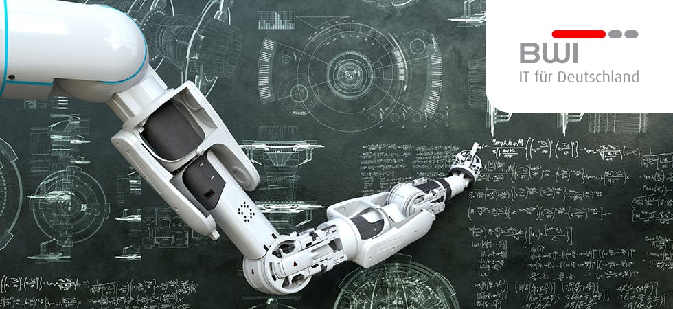 Intelligenter Roboter-Arm schreibt Formeln an Kreidetafel