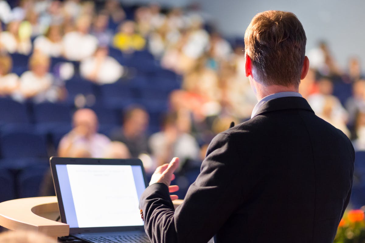 Sprachstil und Sprechtempo: Power Points KI-Coach gibt Tipps fürs