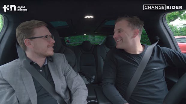 Philosoph Markus Gabriel: „Die sozialen Netzwerke müssten uns einen Mindestlohn zahlen“