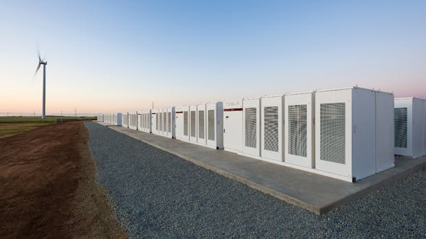 Tesla macht größten Lithium-Ionen-Akku der Welt noch größer