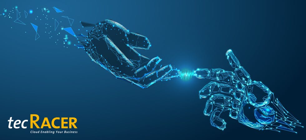 Zwei technisierte Hände berühren sich in Anlehnung an ein sehr berühmtes Gemälde