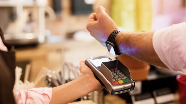 Europäer bezahlen immer häufiger mit der Smartwatch