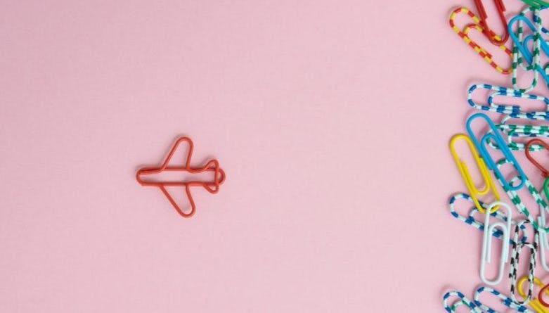 Differenzierung ist das A und O beim Gründen in gesättigten Märkten. Foto: Adobe Stock/magneticmcc)
