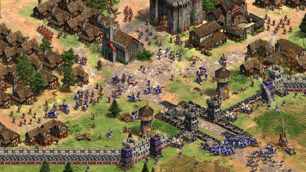 Screenshot einer großen Schlacht in Age of Empires II Remastered.