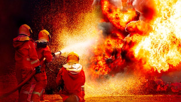 Anders, aber machbar: Feuerwehrverband sieht E-Auto-Brände nicht kritisch