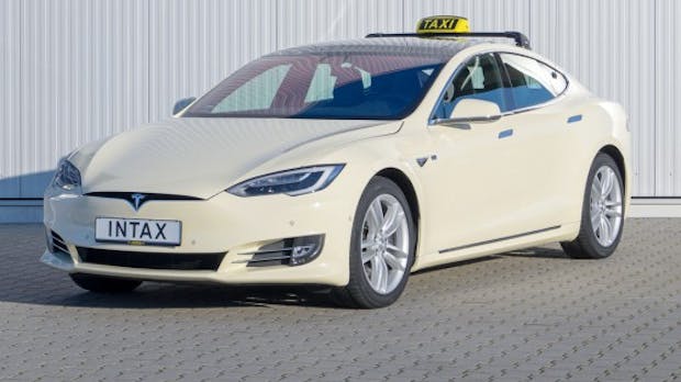 Die Tesla-Taxe kommt: Düsseldorfer Taxi-Unternehmer bestellt über 50 Elektro-Autos
