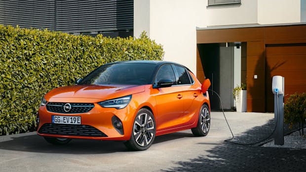 E-Gesamtpaket: Opel bietet Kunden E-Auto und installierte Ladestation aus einer Hand