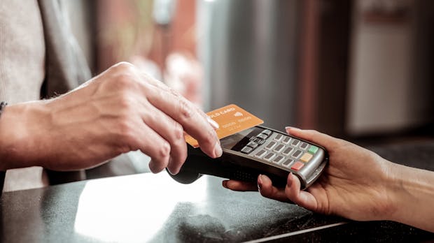 Coronakrise lässt Liebe der Deutschen zum Bargeld erkalten