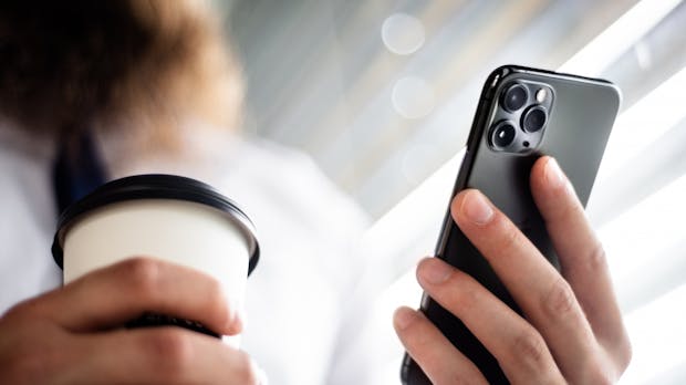Das iPhone hat mit iOS 14 einen neuen „Button” bekommen – so aktiviert ihr ihn