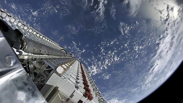 Starlink startet bald: Alle Infos zu Elon Musks Satelliten-Internet