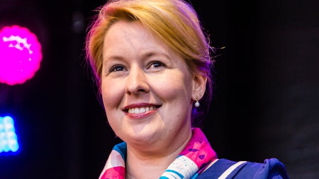Frauenanteil in Top-Positionen steigt kaum – Giffey will mehr Druck