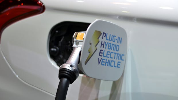 Plugin-Hybride sollen 2,5-mal mehr CO2 ausstoßen als von Herstellern angegeben