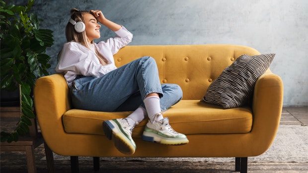 Produktiv mit Musik: So gelingt die perfekte Homeoffice-Playlist – laut Deezer-Kuratorin