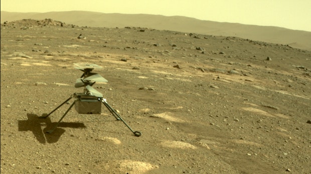 Nasa-Helikopter Ingenuity macht sein erstes Farbfoto vom Mars