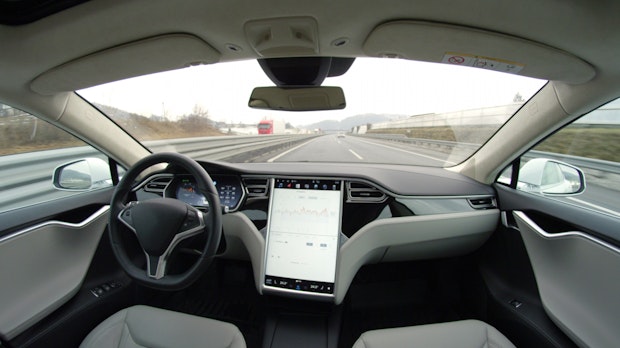 Überwachung: Verbraucherschützer kritisieren Teslas Innenraumkameras
