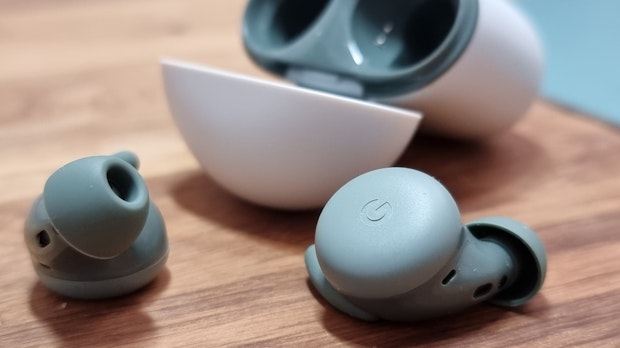 Pixel Buds A-Series ausprobiert: Das können Googles 99-Euro-Ohrstöpsel