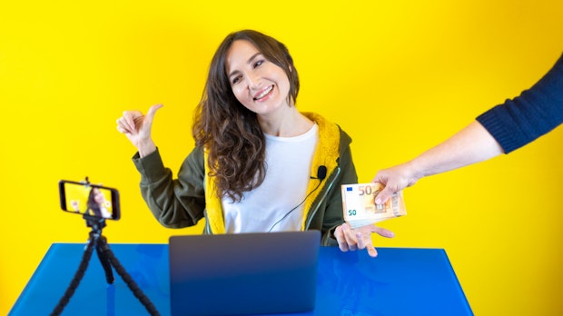 Facebook kündigt Boni für Influencer an – und will ab 2023 Provisionen von ihnen